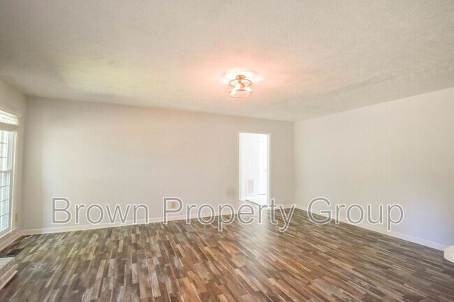 Building Photo - 867 Long Iron Dr
