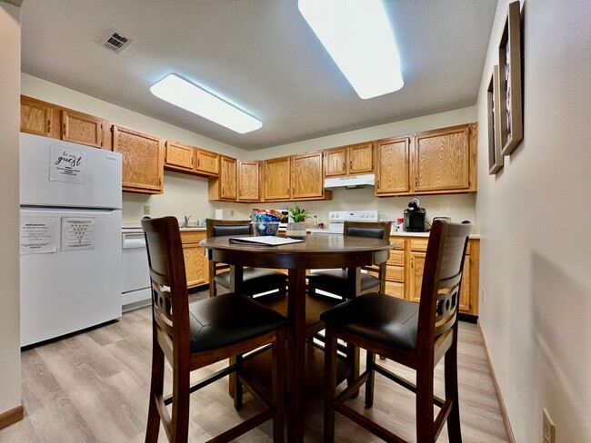 Building Photo - Lovely remodeled 2 bedroom in Middletown, ...