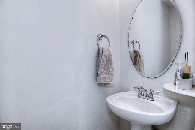 Building Photo - 10159 Elgin Way