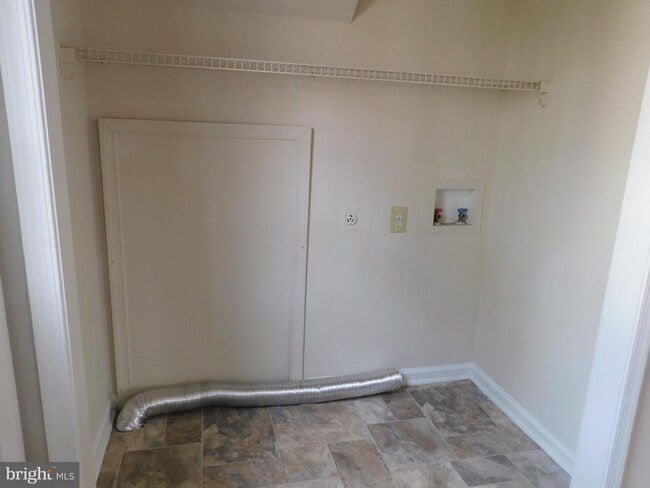 Building Photo - 106 Astoria Ct