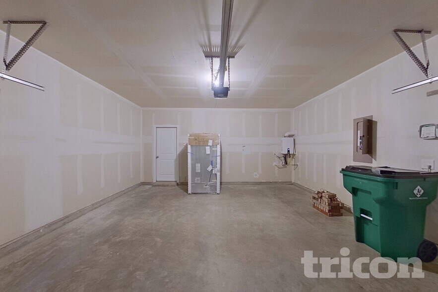 Building Photo - 1305 Francesca Dr