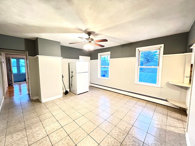 Building Photo - 36 Ferncliff Ave