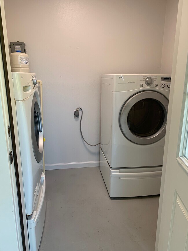 Building Photo - 2171 Fox Chase Blvd