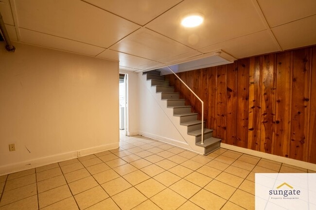 Building Photo - 2018 Griffis Ave