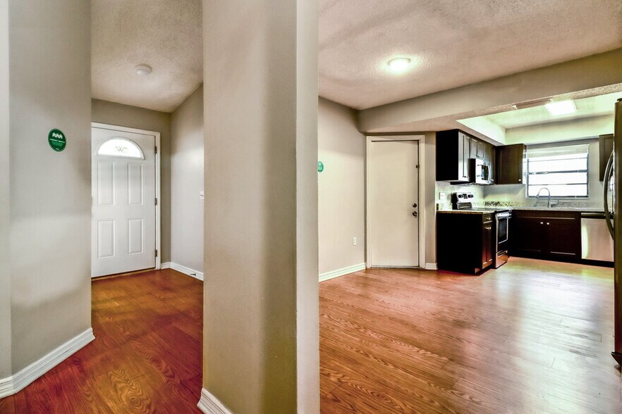 Building Photo - 8030 Gabriel Dr