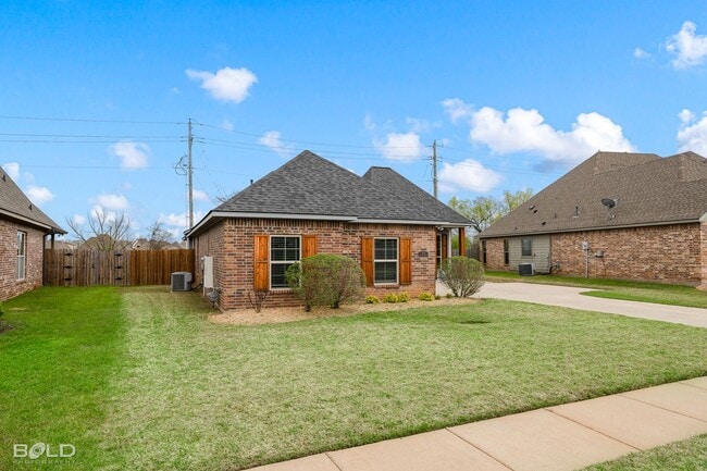 Building Photo - 3 Bedroom 2 Bath in Cypress Bend