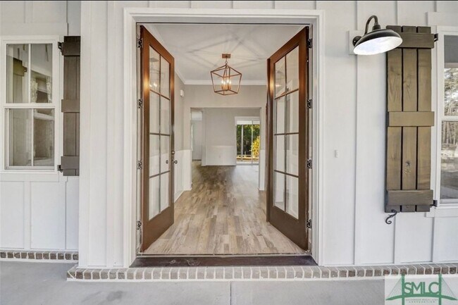 Building Photo - 421 Bear River Dr