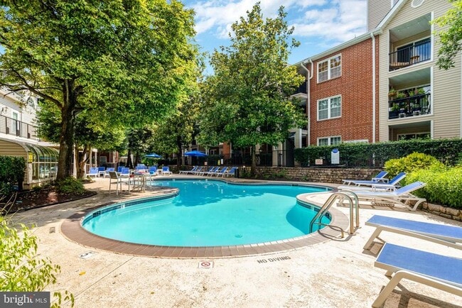 Building Photo - 3307 Wyndham Cir