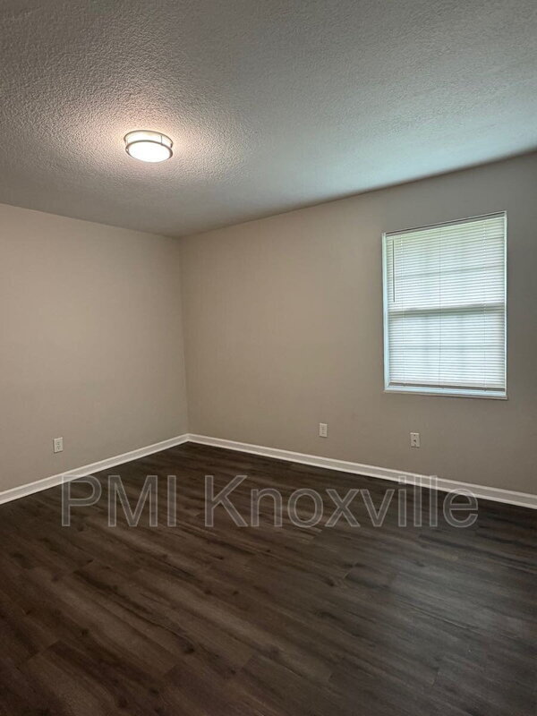 Building Photo - 123 Ingersoll Ave