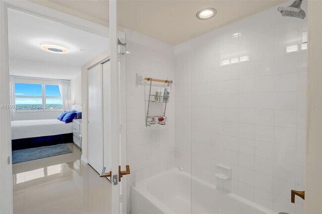 Building Photo - 650 West Ave