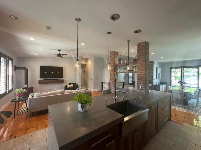 Building Photo - 1172 Wild Tree Cir