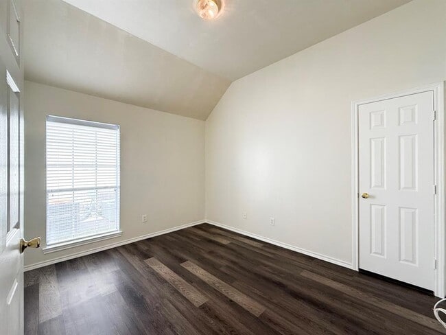 Building Photo - 2931 Quail Hawk Dr