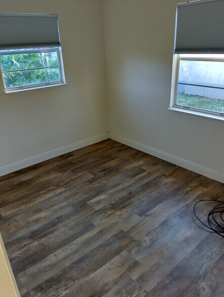 Building Photo - 2305 86th Ave