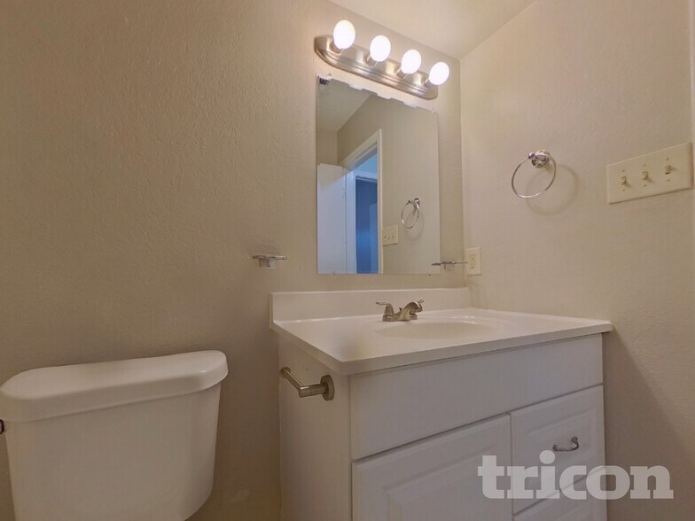 Building Photo - 5929 Birchhill Rd