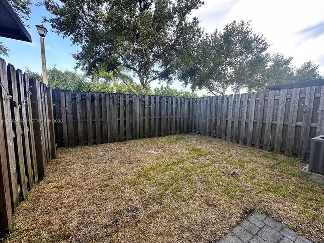 Building Photo - 11544 SW 151 Ave
