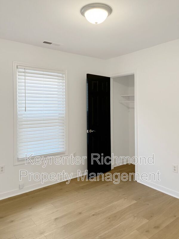 Building Photo - 1214 Bainbridge St