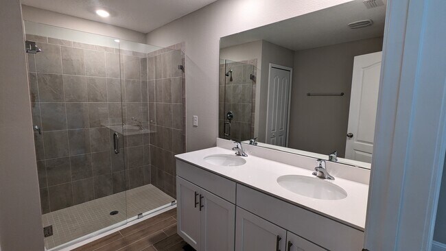 Building Photo - 96 Zancara St