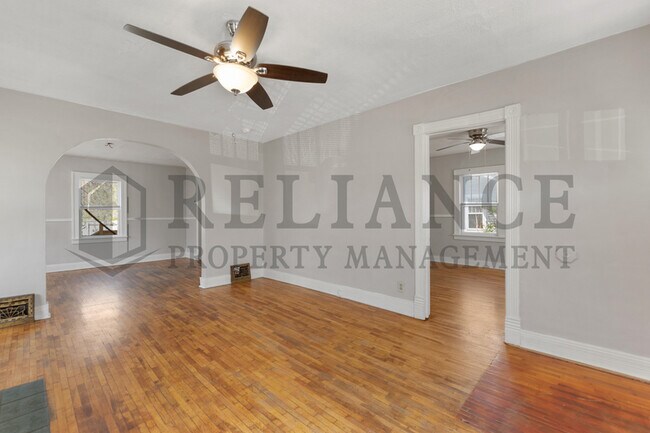 Building Photo - 129 N Meridian Ave