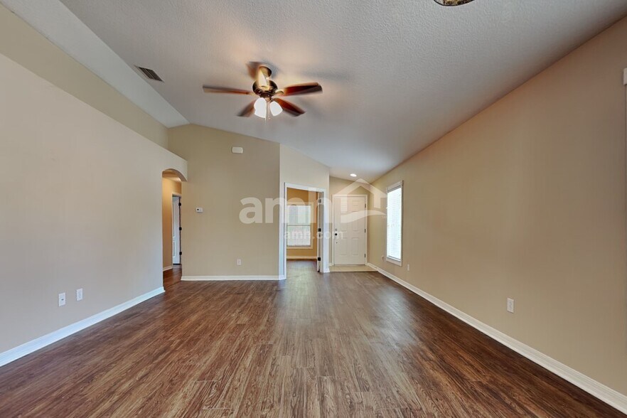 Building Photo - 18025 Cypress Bay Pky