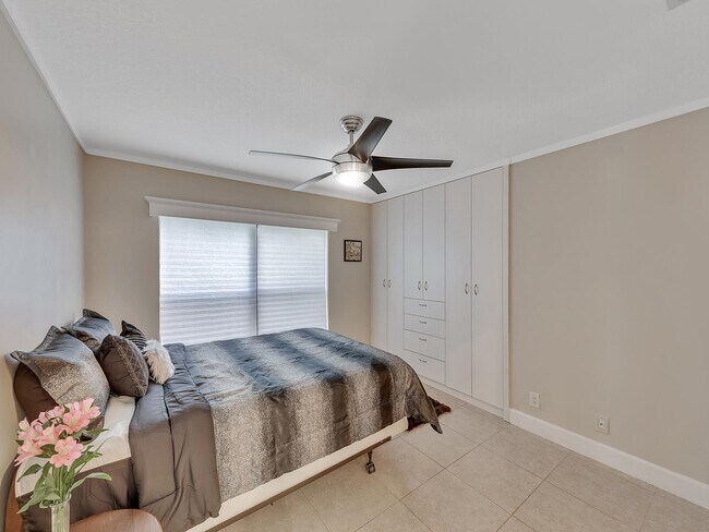 Building Photo - 7747 Villa Nova Dr