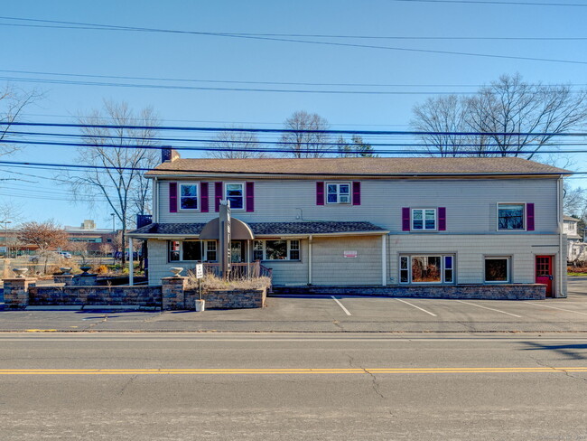 Building Photo - 1091 S Main St