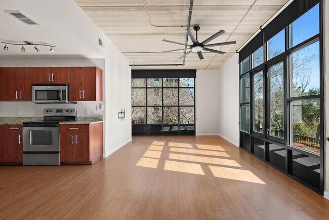 Building Photo - 1 Cool Blow St