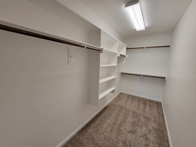 Building Photo - Bryan - 3 bedroom / 2 bath / 2 car garage house with fenced in back yard.