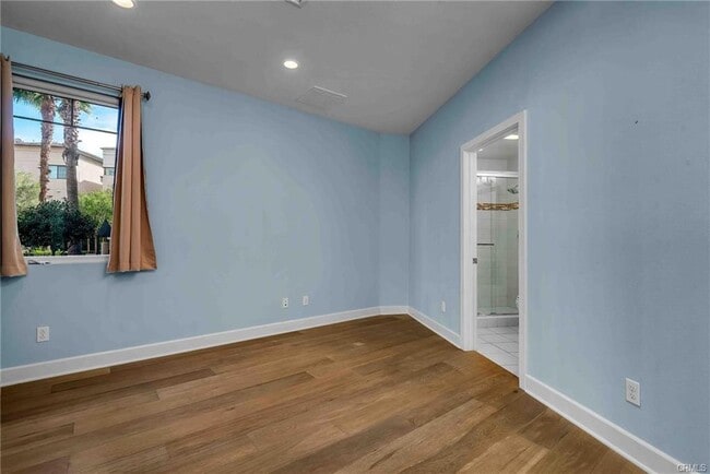 Building Photo - 5828 S Sparrow Ct