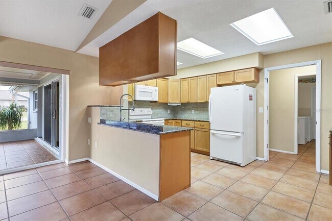 Building Photo - 5221 Lemon Bay Dr