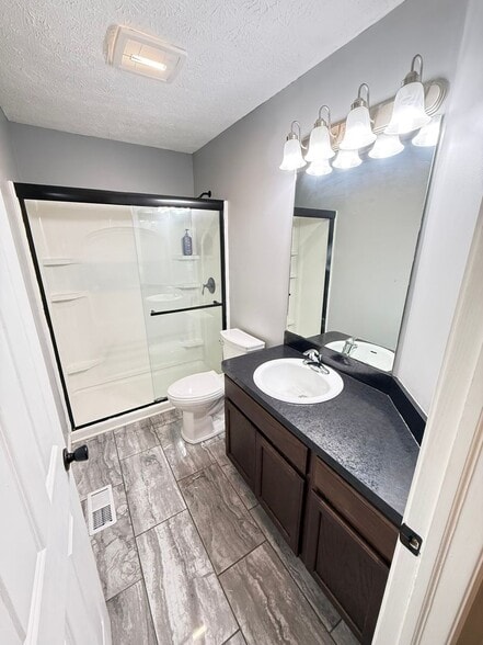 Building Photo - 5402 Fountain Cir