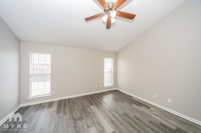Building Photo - 2738 Old Well Cove