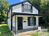 Building Photo - Updated NE Home!