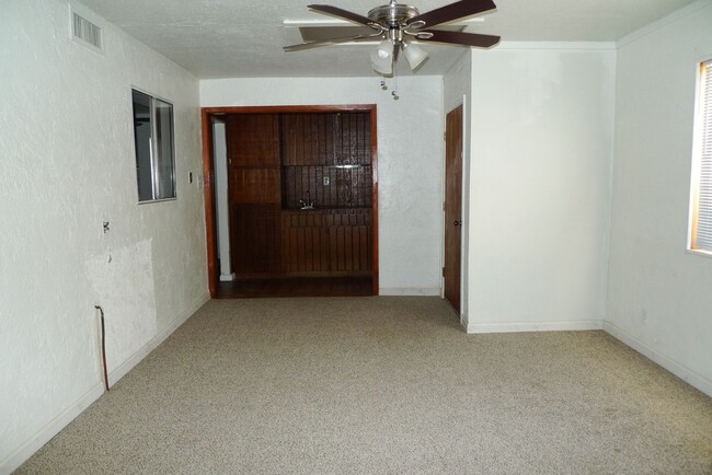 Building Photo - Rental Availalble