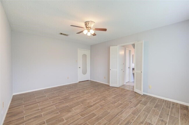 Building Photo - 2950 Jenny Dr