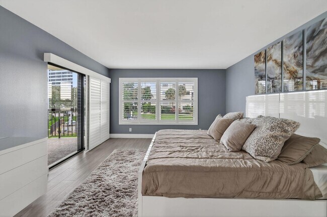 Building Photo - 372 Golfview Rd