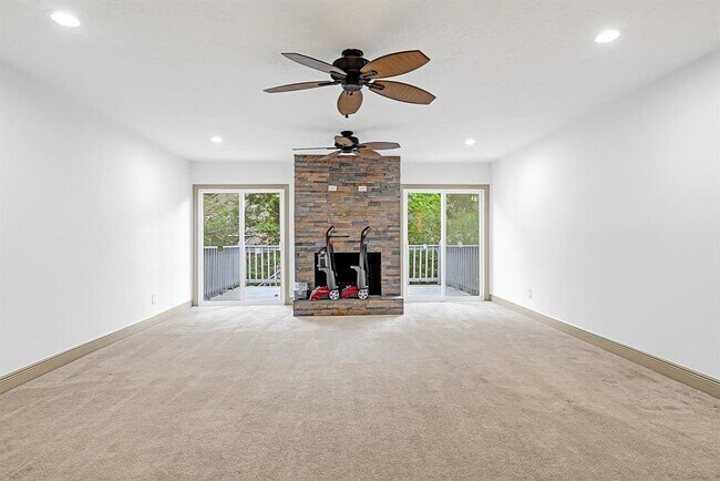 Building Photo - 725 Talmalge Hall Dr