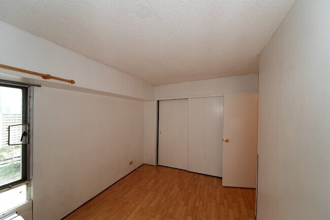 Building Photo - 430 Keoniana St