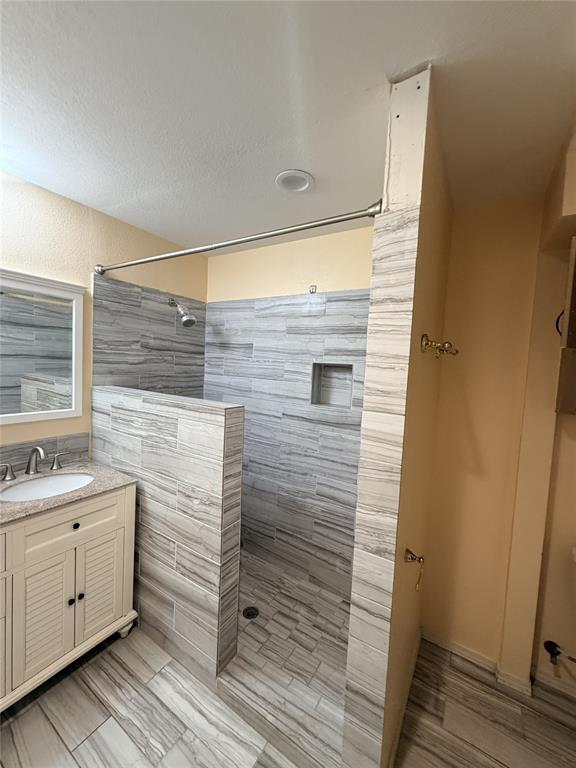 Building Photo - 1008 Clayton Nolen Dr