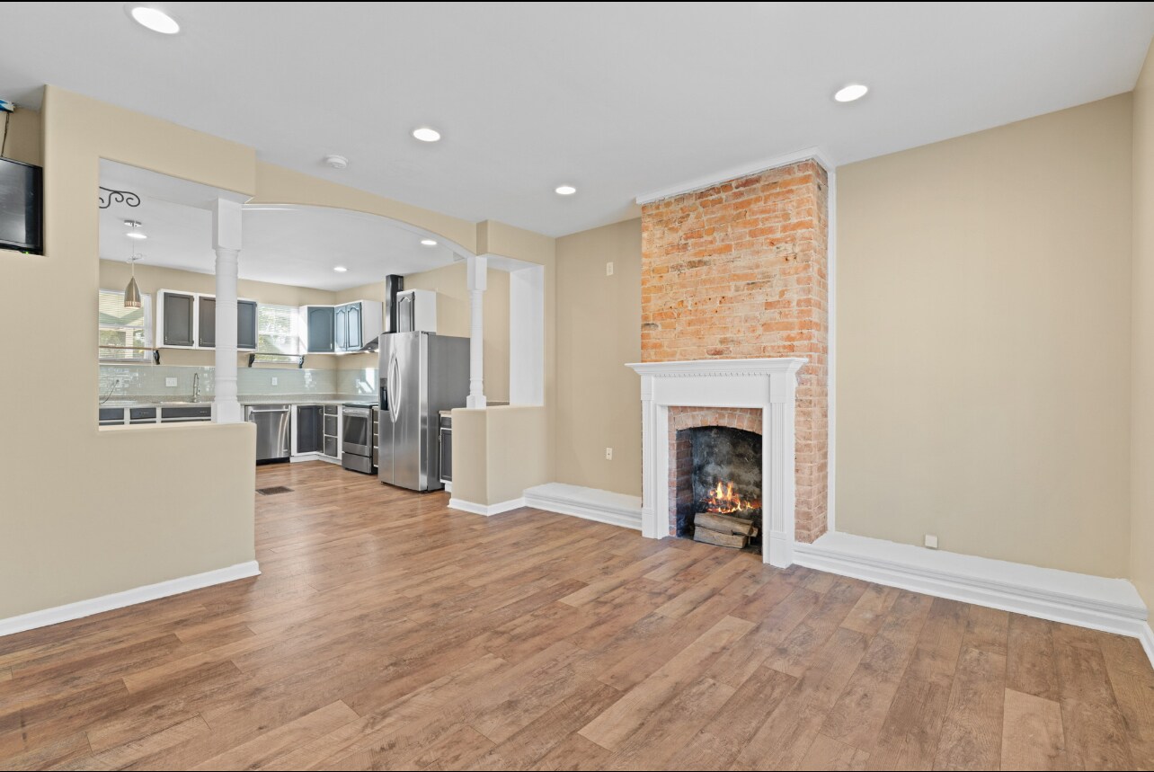 Building Photo - 873 E Livingston Ave