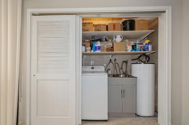 Building Photo - 4485 Carambola Cir S