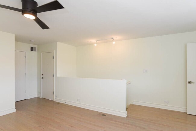 Building Photo - 949 W Grace St