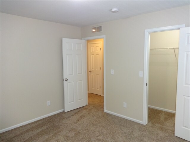 Building Photo - 9438 E 109th Ave