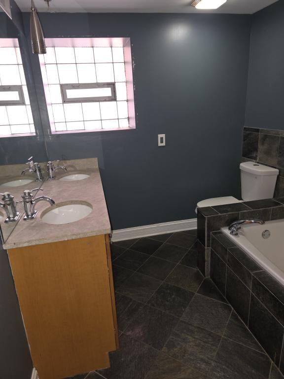 Building Photo - 4824 S King Dr