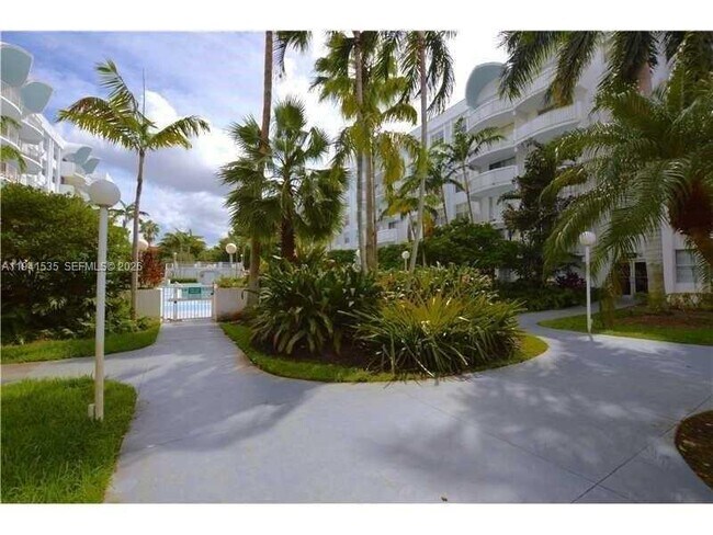 Building Photo - 482 NW 165th St