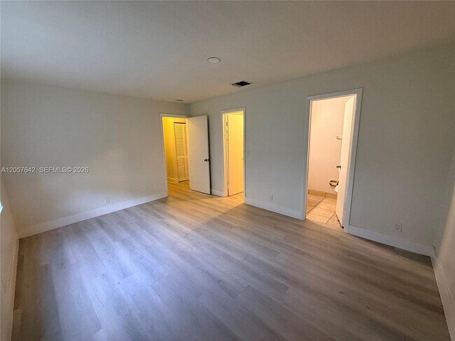 Building Photo - 10835 NW 45th St