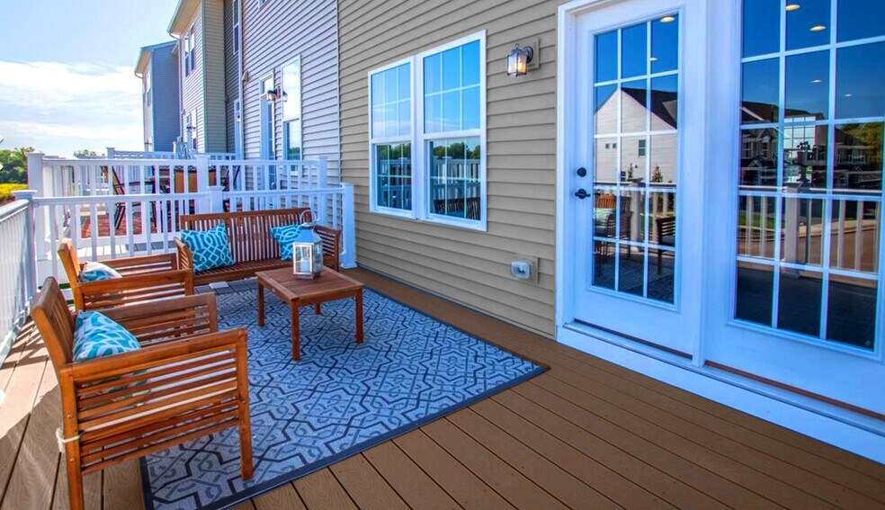 Trex Deck - 115 Peabody Way