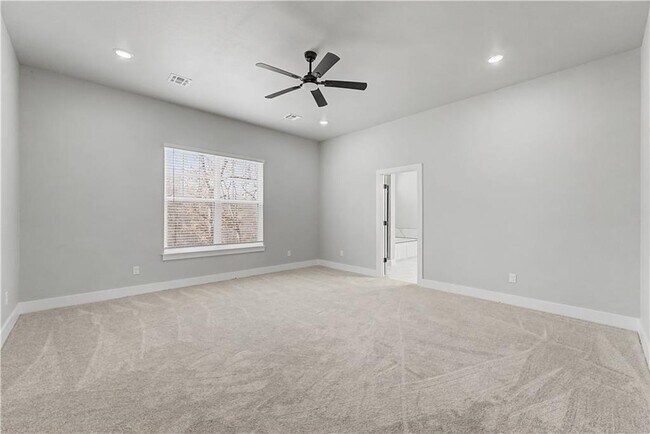 Building Photo - 29 Selkirk Dr