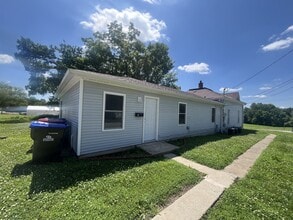 Building Photo - 421 S Mulberry St