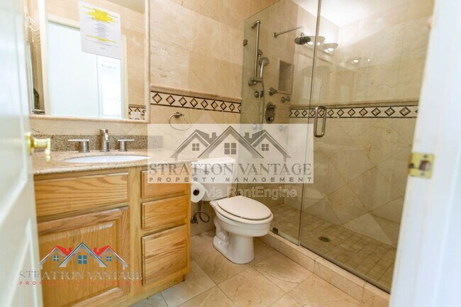 Building Photo - 960 E Constitution Dr