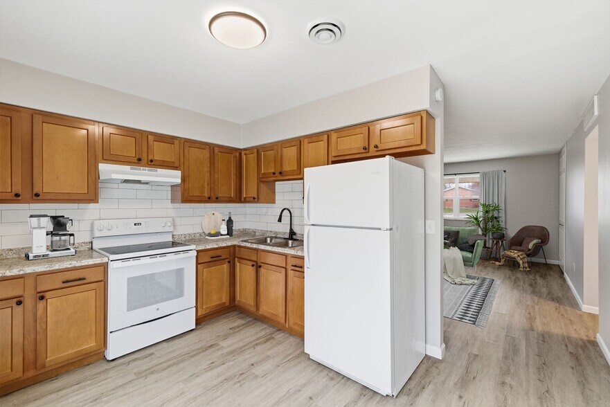 Building Photo - 84 Lasalle St